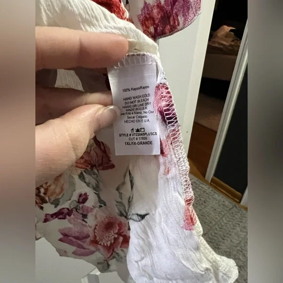 NEW! Chic Soul Floral Print Women's Top. Size 1X. - Picture 8 of 10